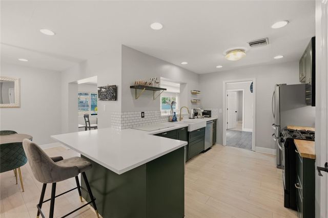 1921 WINNEBAGO TRAIL, Fern Park, FL 32730
