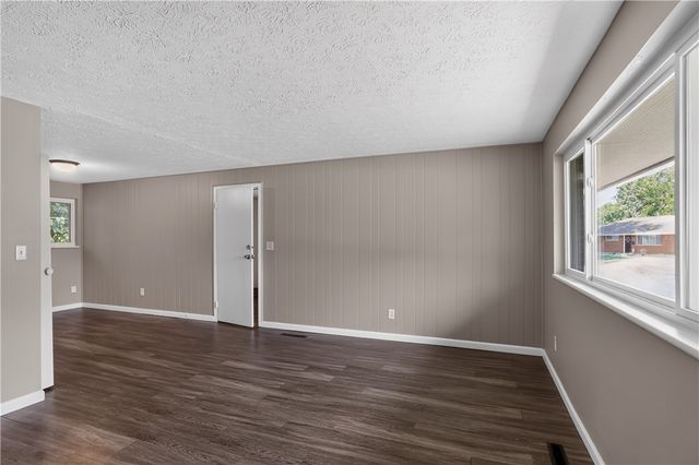 4450 Lambeth Drive, Huber Heights, OH 45424
