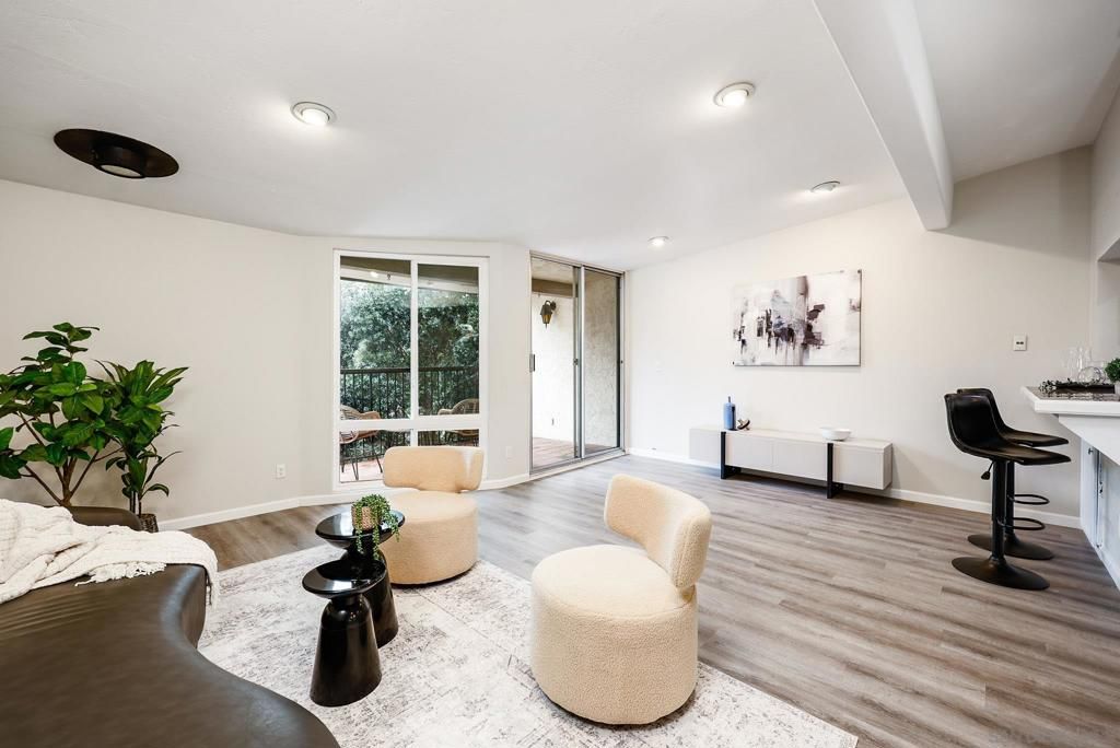 Image 10 of property listing at 2406 Altisma Way A, Carlsbad, CA 92009