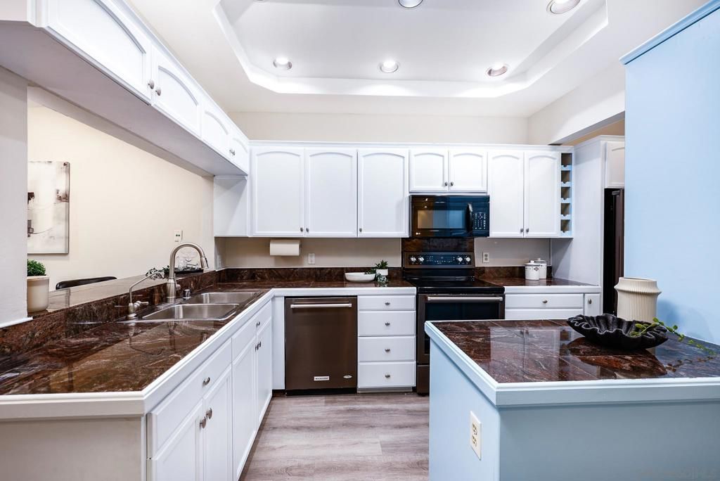 Image 17 of property listing at 2406 Altisma Way A, Carlsbad, CA 92009