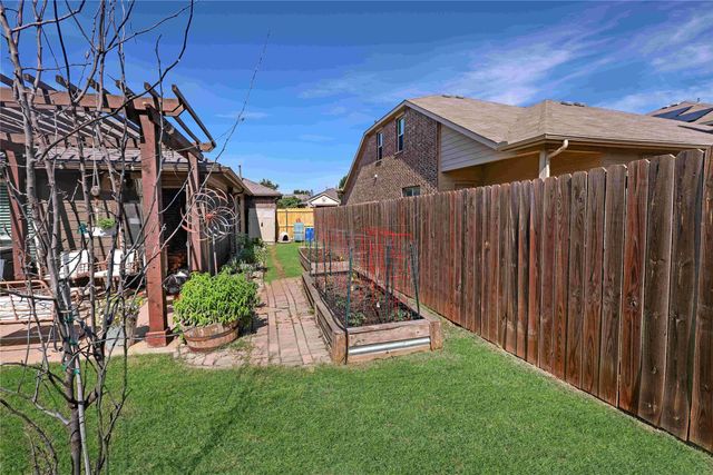 1521 Hanover Lane, Van Alstyne, TX 75495