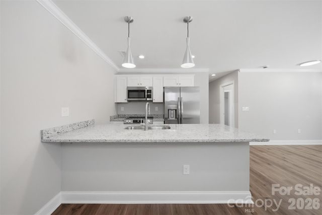 1294 18th Street NE, Hickory, NC 28601