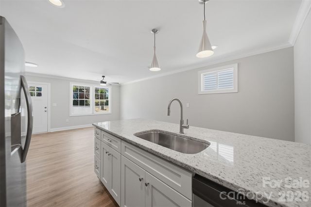 1294 18th Street NE, Hickory, NC 28601