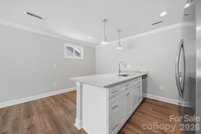 1294 18th Street NE, Hickory, NC 28601