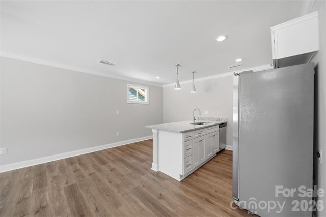 1294 18th Street NE, Hickory, NC 28601