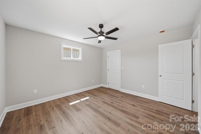 1294 18th Street NE, Hickory, NC 28601