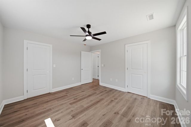 1294 18th Street NE, Hickory, NC 28601