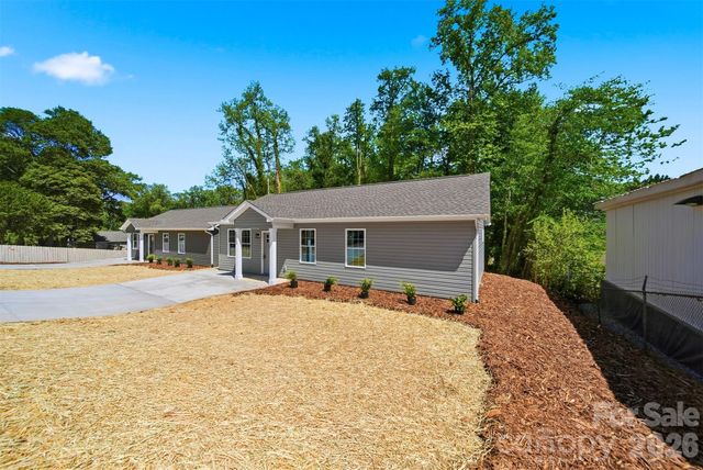 1294 18th Street NE, Hickory, NC 28601