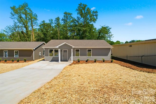 1294 18th Street NE, Hickory, NC 28601