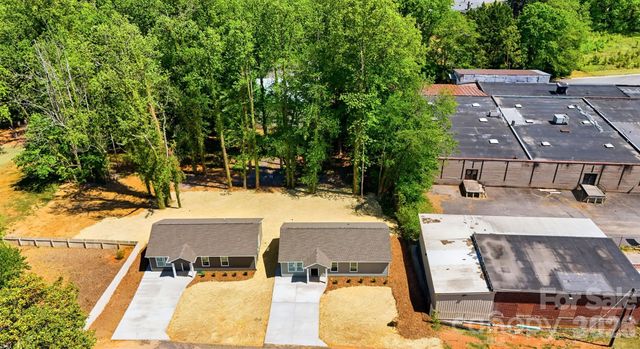 1294 18th Street NE, Hickory, NC 28601