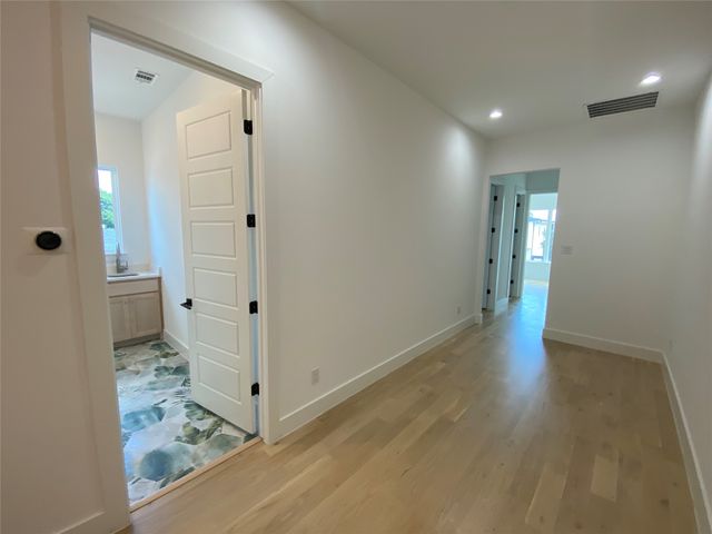 805 S Glasgow, Dallas, TX 75223