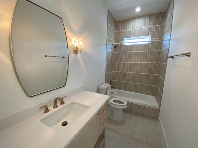 805 S Glasgow, Dallas, TX 75223