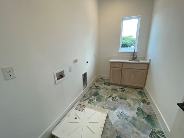 805 S Glasgow, Dallas, TX 75223