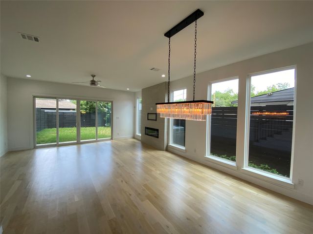 805 S Glasgow, Dallas, TX 75223