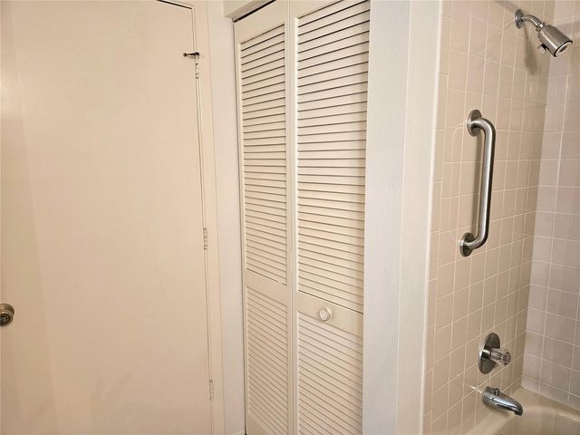 2989 TAYWOOD MEADOW 19, Sarasota, FL 34235