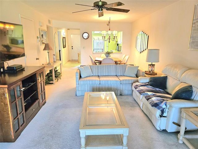 2989 TAYWOOD MEADOW 19, Sarasota, FL 34235