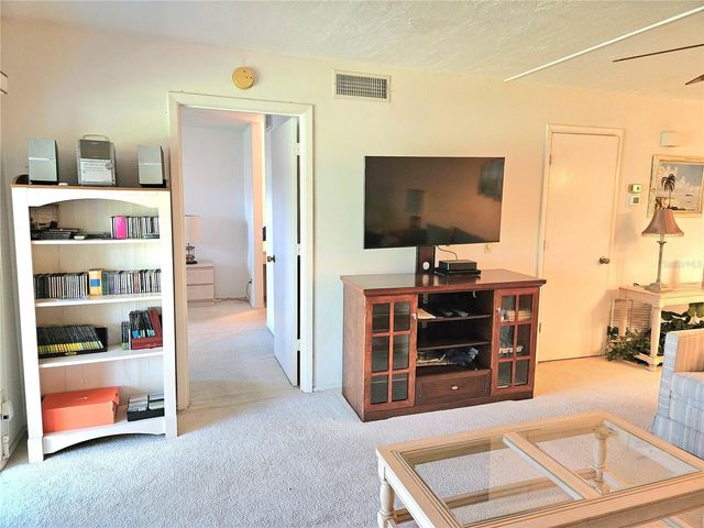 2989 TAYWOOD MEADOW 19, Sarasota, FL 34235