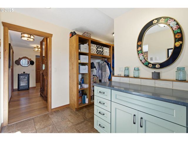 3031 LOOP Rd, Stevenson, WA 98648