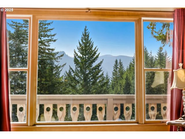 3031 LOOP Rd, Stevenson, WA 98648