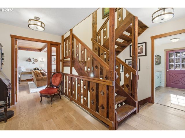 3031 LOOP Rd, Stevenson, WA 98648