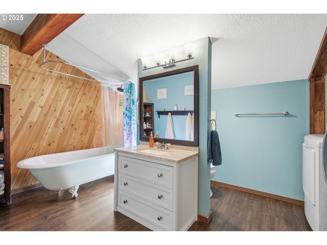 3031 LOOP Rd, Stevenson, WA 98648