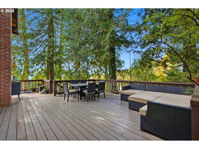 3031 LOOP Rd, Stevenson, WA 98648