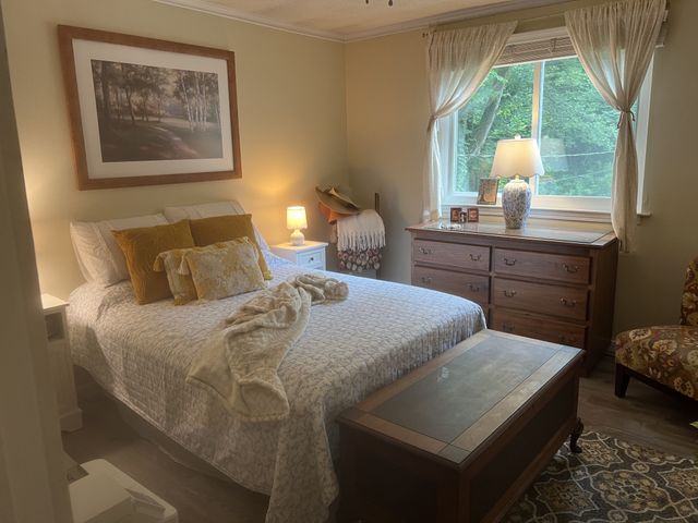 1051 Green Valley Dr, Ashland City, TN 37015