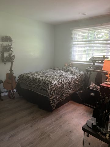 1051 Green Valley Dr, Ashland City, TN 37015