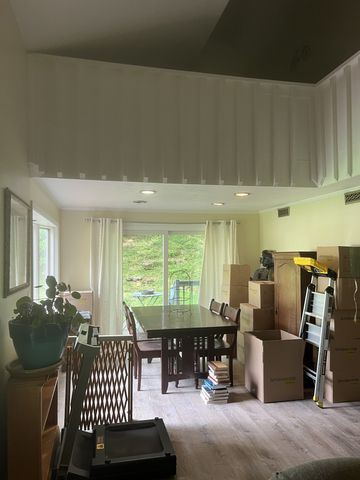 1051 Green Valley Dr, Ashland City, TN 37015