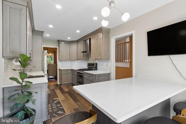 41 KINGSLAND CIR, Monmouth Junction, NJ 08852