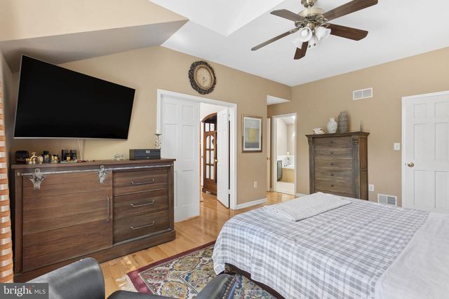 41 KINGSLAND CIR, Monmouth Junction, NJ 08852