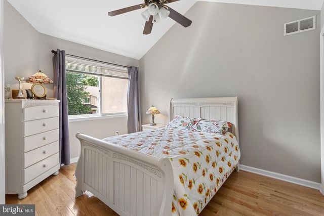 41 KINGSLAND CIR, Monmouth Junction, NJ 08852