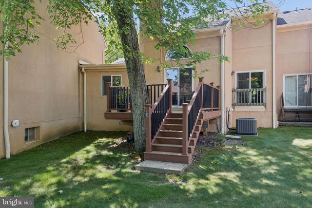 41 KINGSLAND CIR, Monmouth Junction, NJ 08852