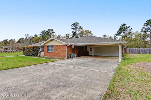 123 Espana Park Drive, Waveland, MS 39576