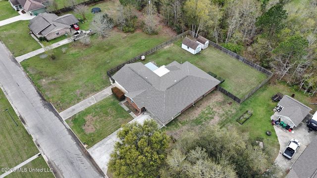 123 Espana Park Drive, Waveland, MS 39576