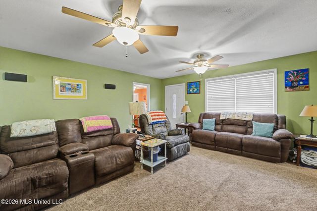 123 Espana Park Drive, Waveland, MS 39576