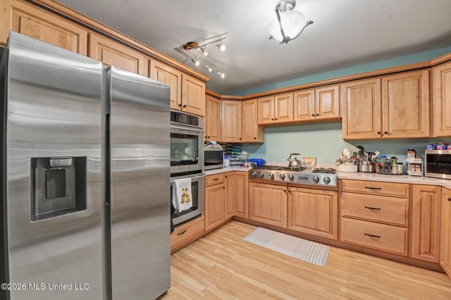 123 Espana Park Drive, Waveland, MS 39576