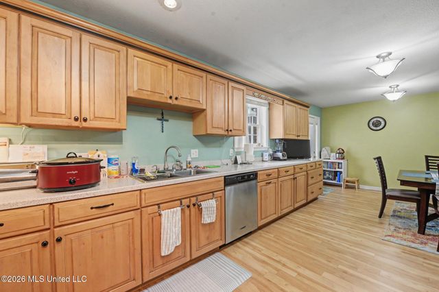 123 Espana Park Drive, Waveland, MS 39576