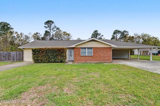 123 Espana Park Drive, Waveland, MS 39576