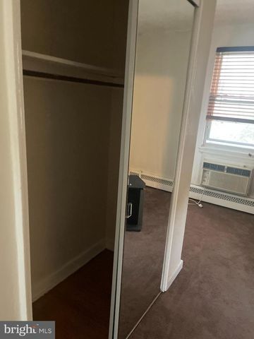 7352 DUNGAN RD, Philadelphia, PA 19111