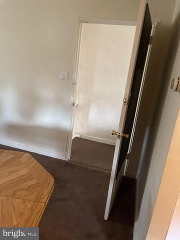 7352 DUNGAN RD, Philadelphia, PA 19111