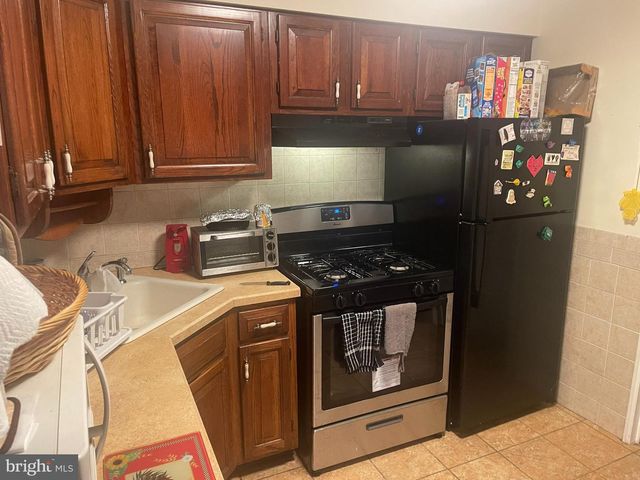 7352 DUNGAN RD, Philadelphia, PA 19111