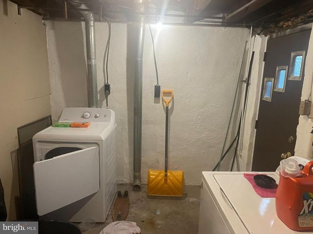 7352 DUNGAN RD, Philadelphia, PA 19111