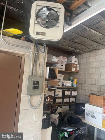 7352 DUNGAN RD, Philadelphia, PA 19111