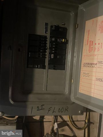 7352 DUNGAN RD, Philadelphia, PA 19111