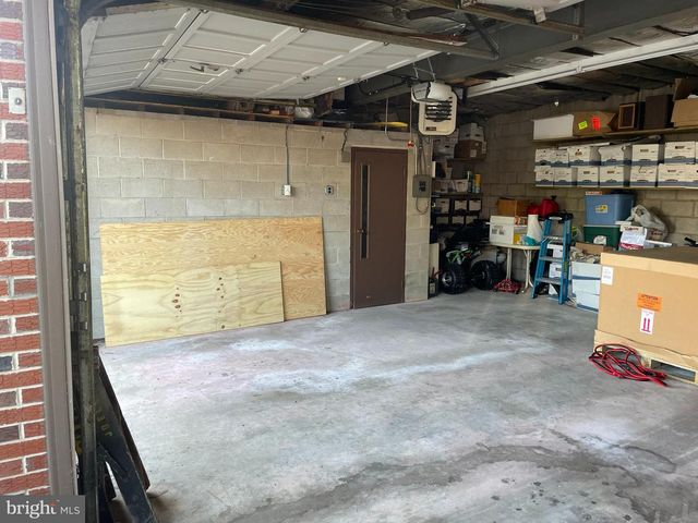 7352 DUNGAN RD, Philadelphia, PA 19111