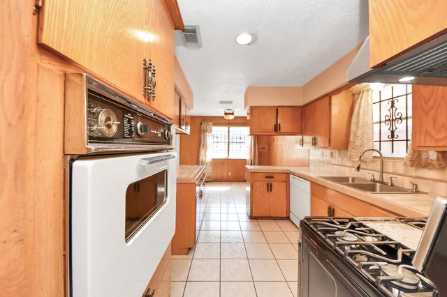 8130 Juliabora Street, Houston, TX 77017