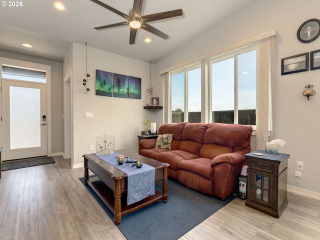 13213 Ne 99TH Way, Vancouver, WA 98682