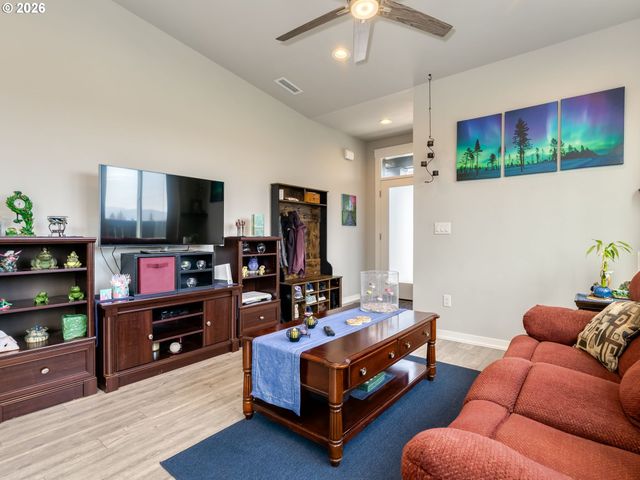 13213 Ne 99TH Way, Vancouver, WA 98682