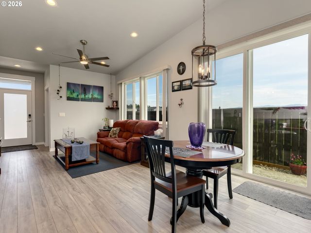 13213 Ne 99TH Way, Vancouver, WA 98682